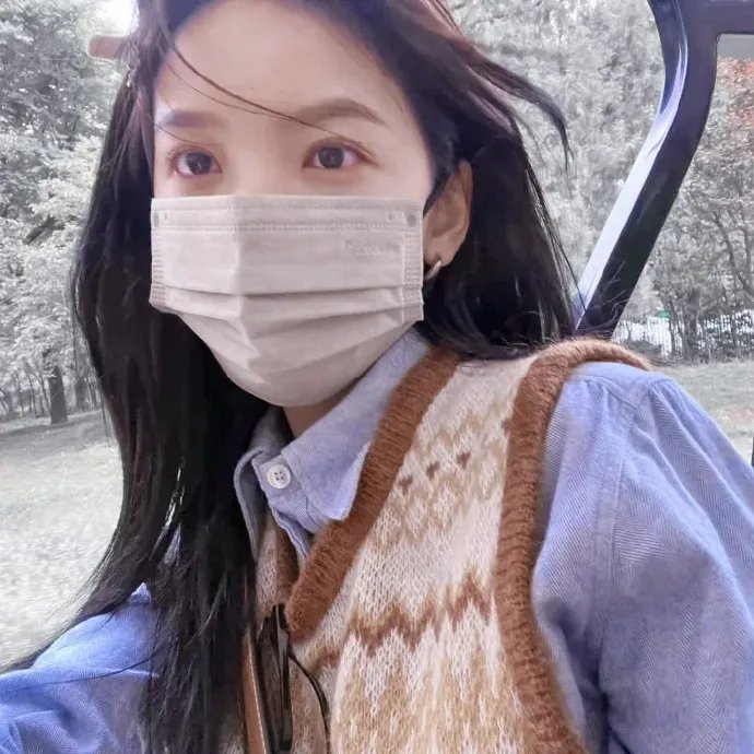 罗绍拉在十点钟